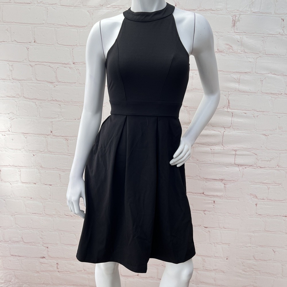 Berydress Black Solid Sleeveless Knee Length Zips Open Back Dress Size S